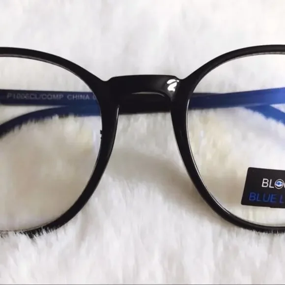 Tori Black Computer Blue Light Glasses - Picture 6 of 14